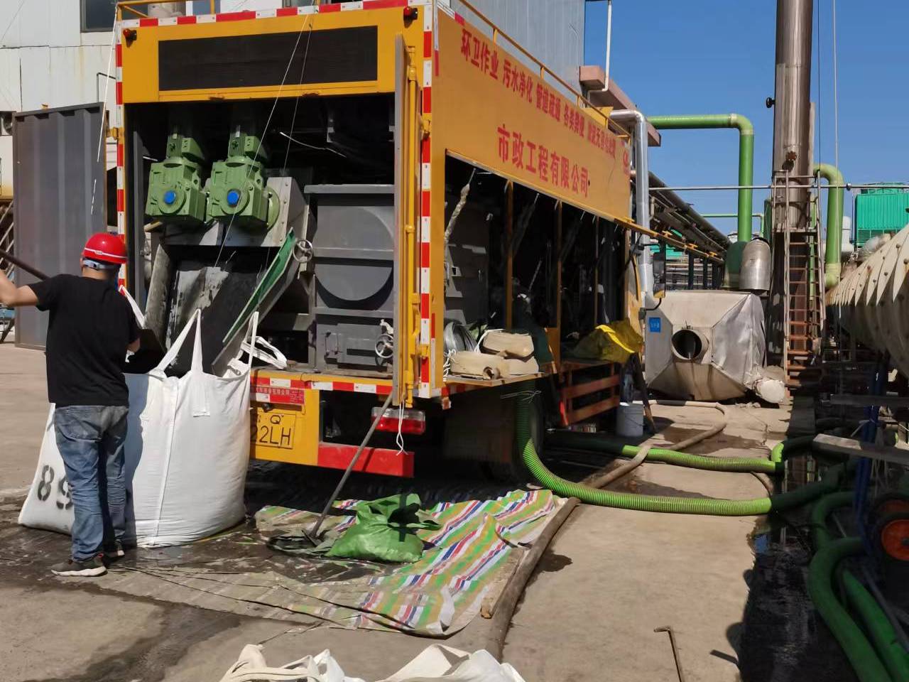 曹县淤泥压干处理